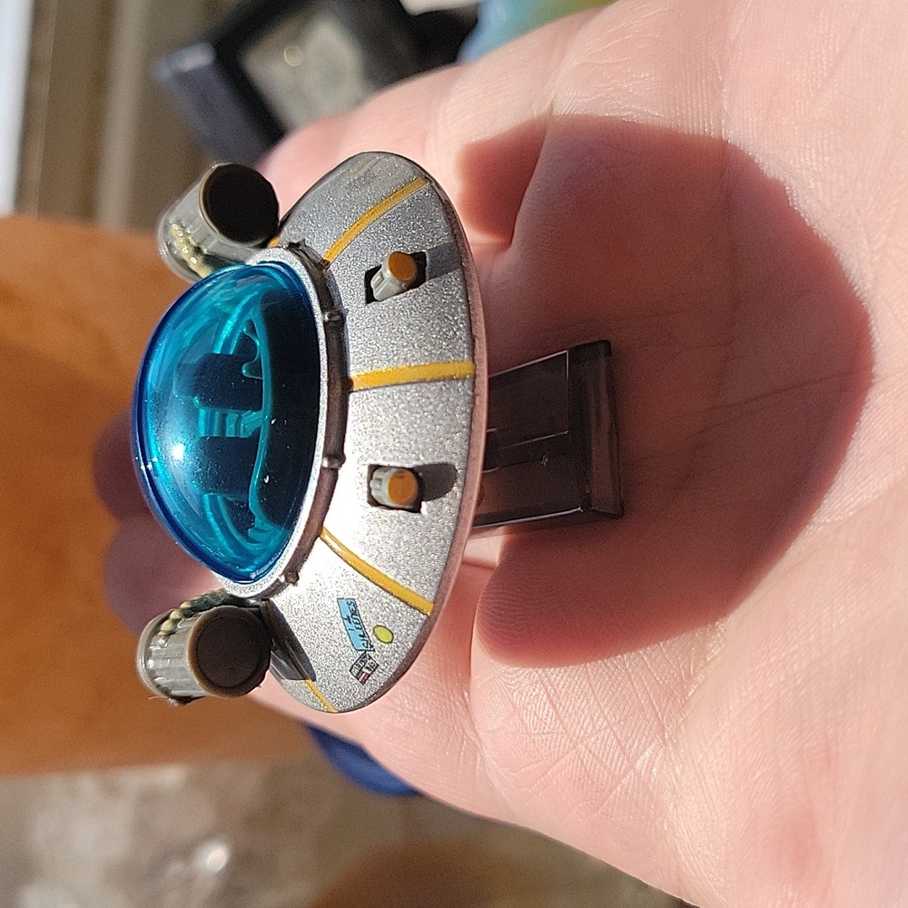 🛸  RICK & MORTY RICKS SHIP  HOT WHEELS MATTEL - WO BOX